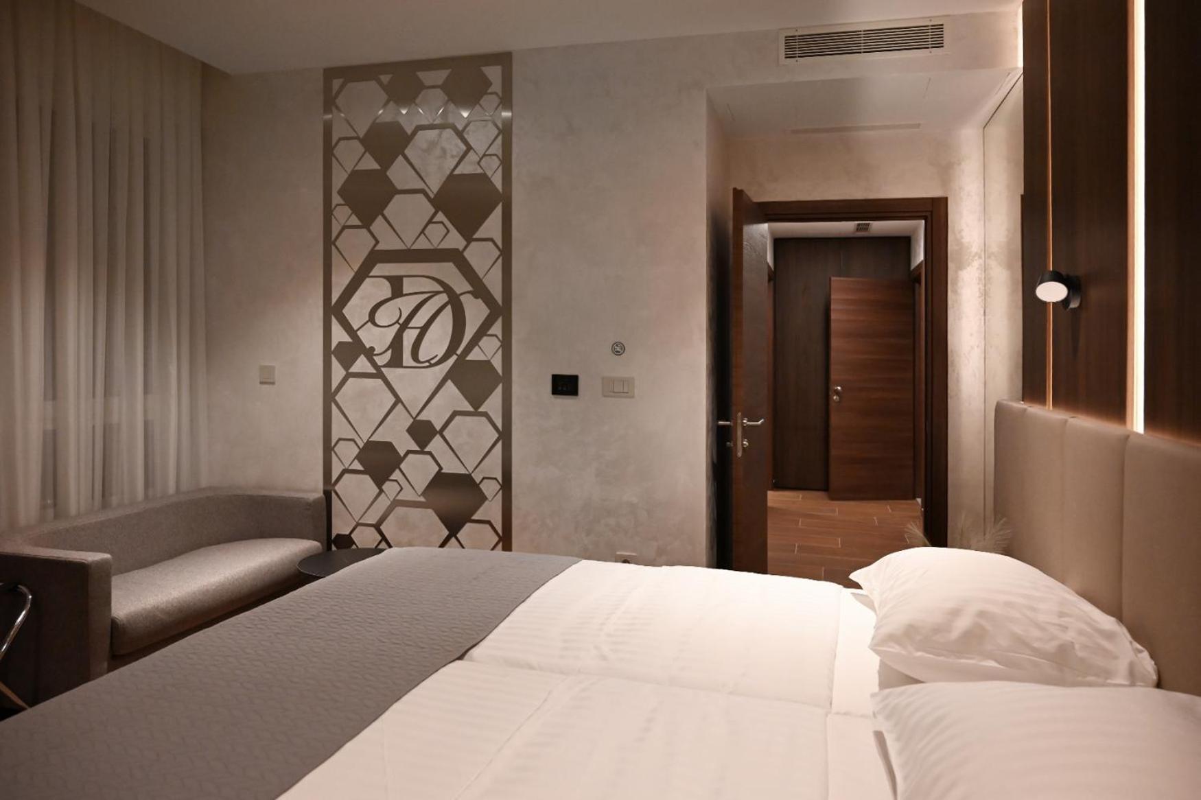 Diamond Hotel Zagreb Buitenkant foto